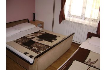 Chorwacja Privát Smoljanac, Zewnątrz